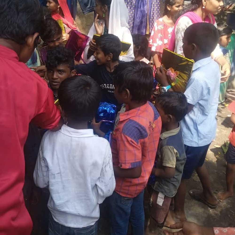 Christmas gift distribution to children - Timeless Foundation