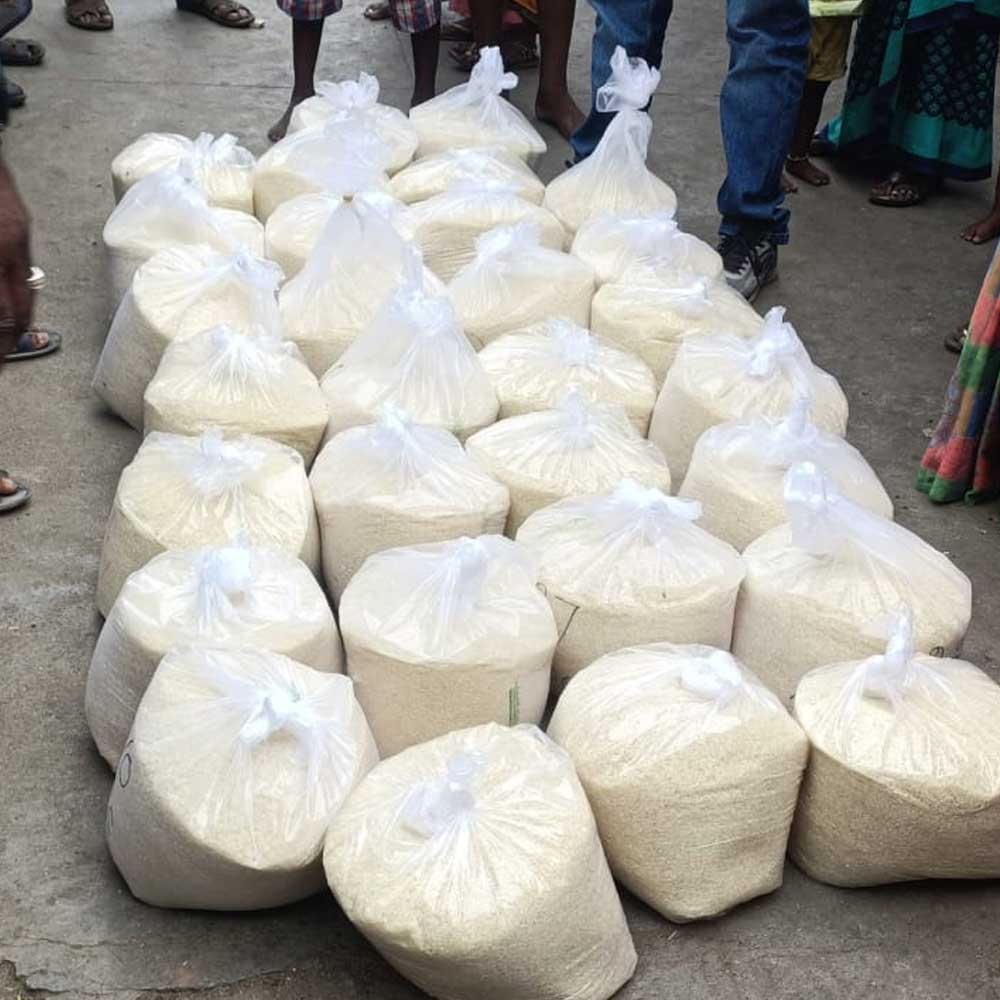 Grocery kit distribution to families - Timeless Foundation